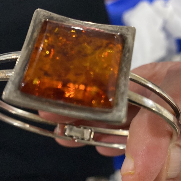 SS Bracelet with square design & tiger eye on top of SS square - - Picture 3 of 5